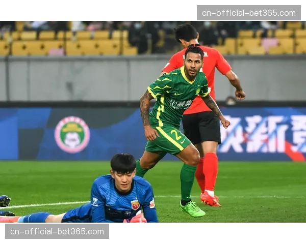 法比奥梅开二度，北京国安主场2-1力克上海海港赢下关键战