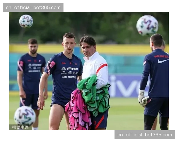 快讯:克罗地亚选手马蒂亚·佩特里奇在萨格勒布公开赛决赛中因伤退赛 快讯:克罗地亚选手马蒂亚·佩特里奇在萨格勒布公开赛决赛中因伤退赛