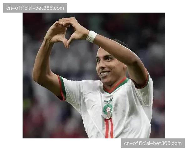 官方:兰斯球员阿卜杜勒哈米德红牌判罚经申诉后已被撤销