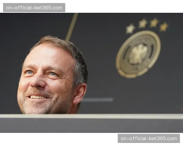 弗里克临场指挥再遭质疑：高位防线脆弱性暴露无遗